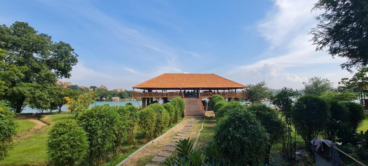 Leo Wodden Resort Hampi Ngoại thất bức ảnh
