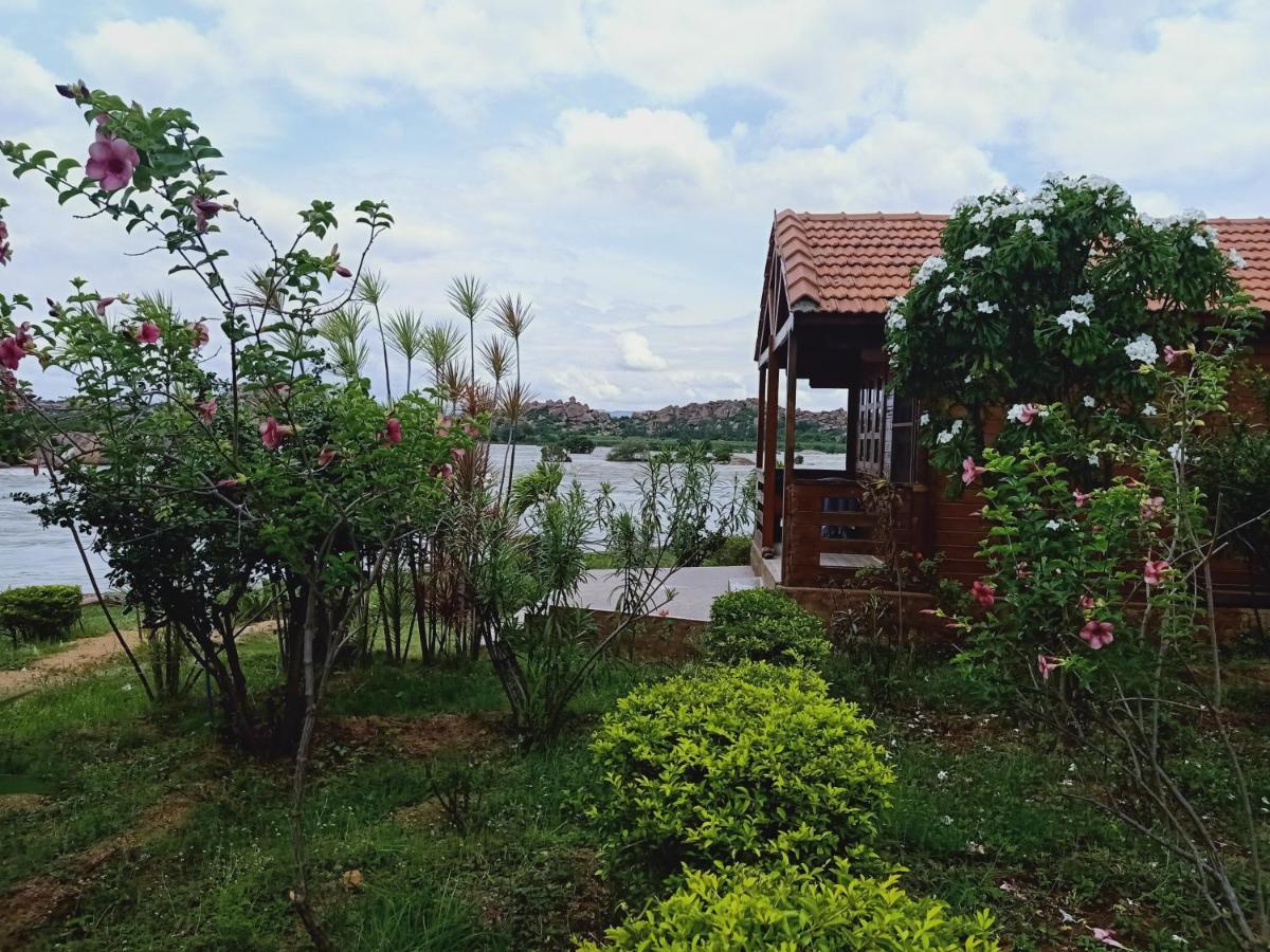 Leo Wodden Resort Hampi Ngoại thất bức ảnh