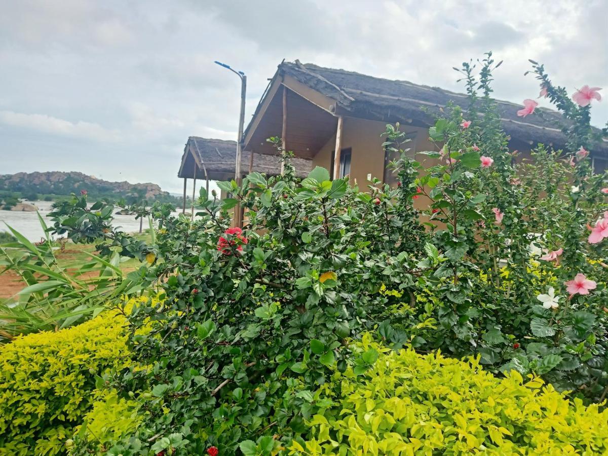 Leo Wodden Resort Hampi Ngoại thất bức ảnh