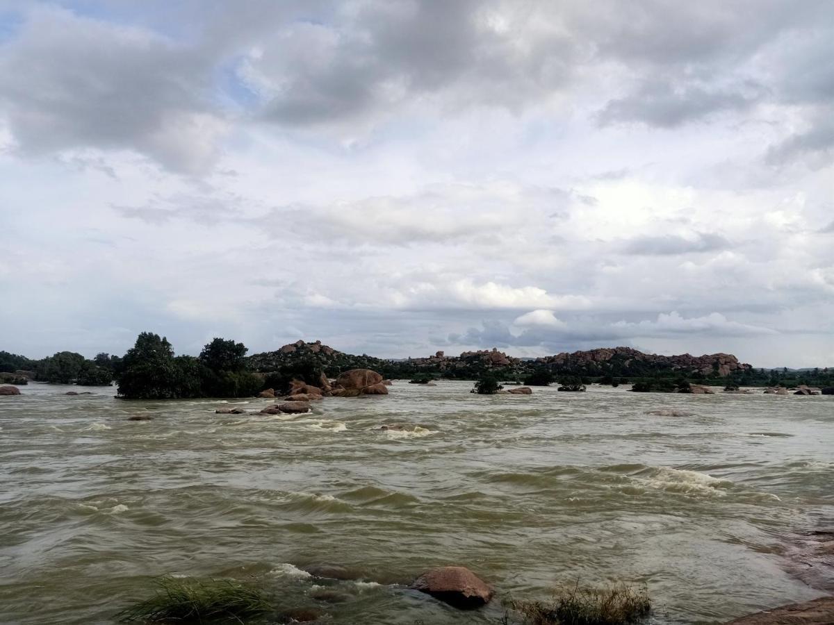 Leo Wodden Resort Hampi Ngoại thất bức ảnh