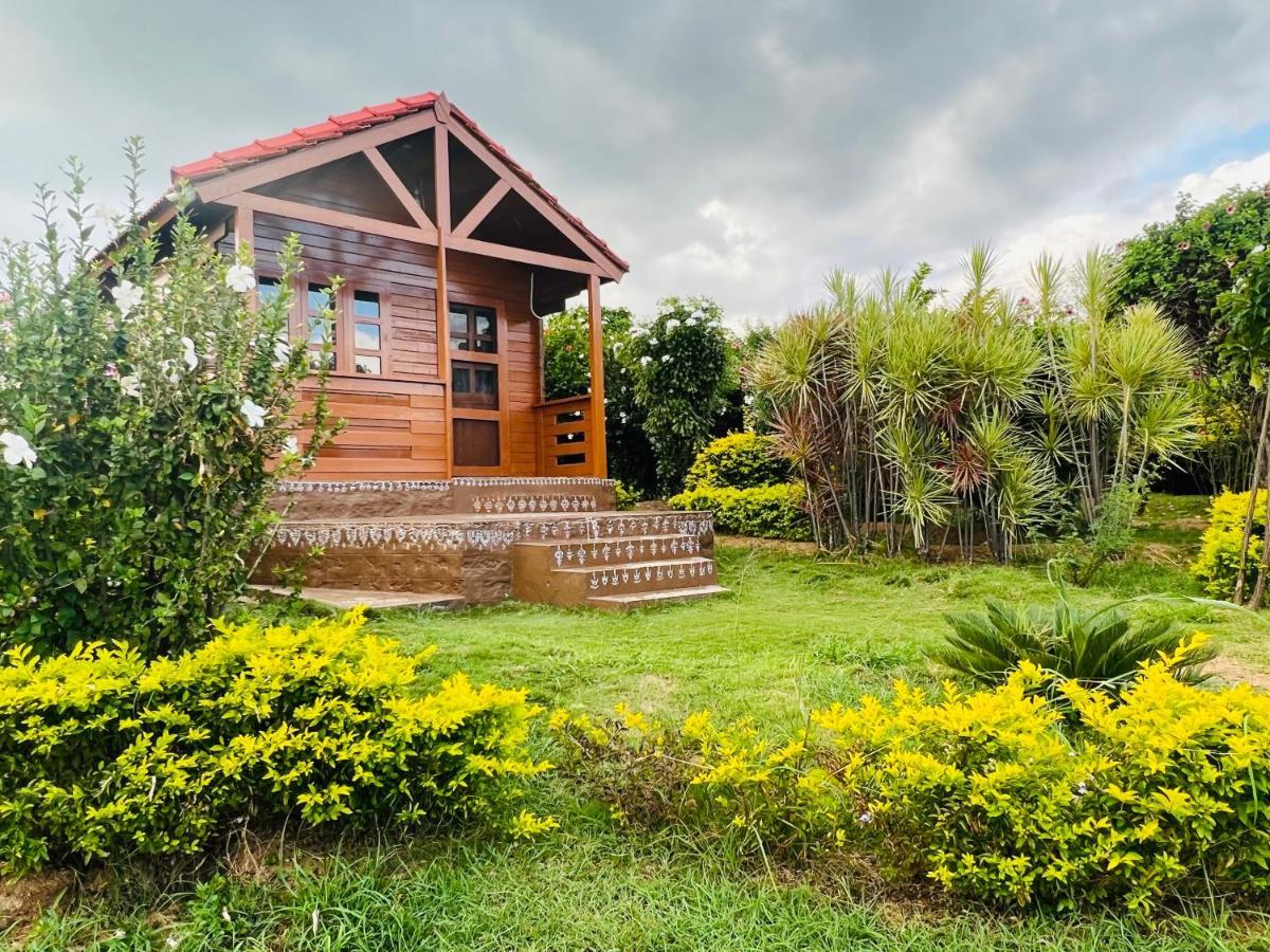 Leo Wodden Resort Hampi Ngoại thất bức ảnh
