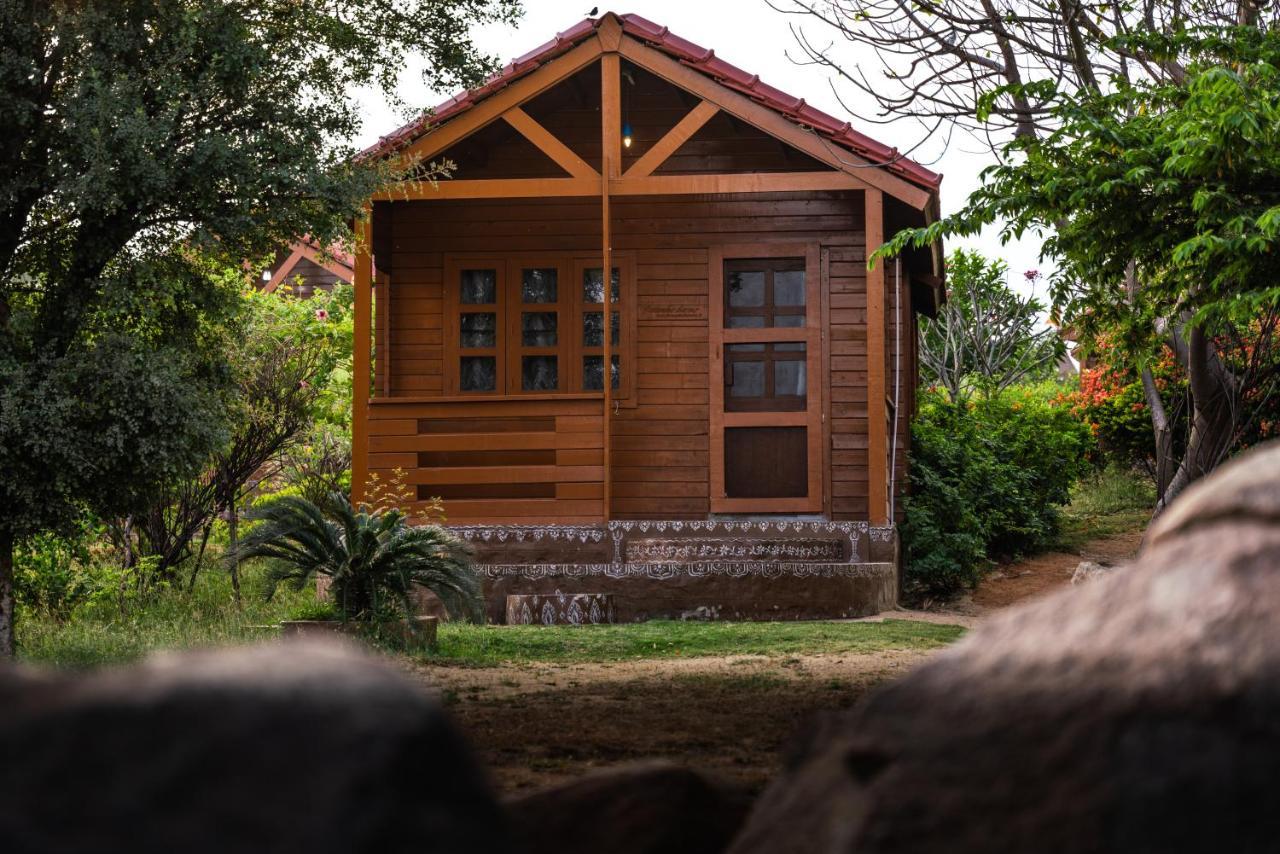 Leo Wodden Resort Hampi Ngoại thất bức ảnh
