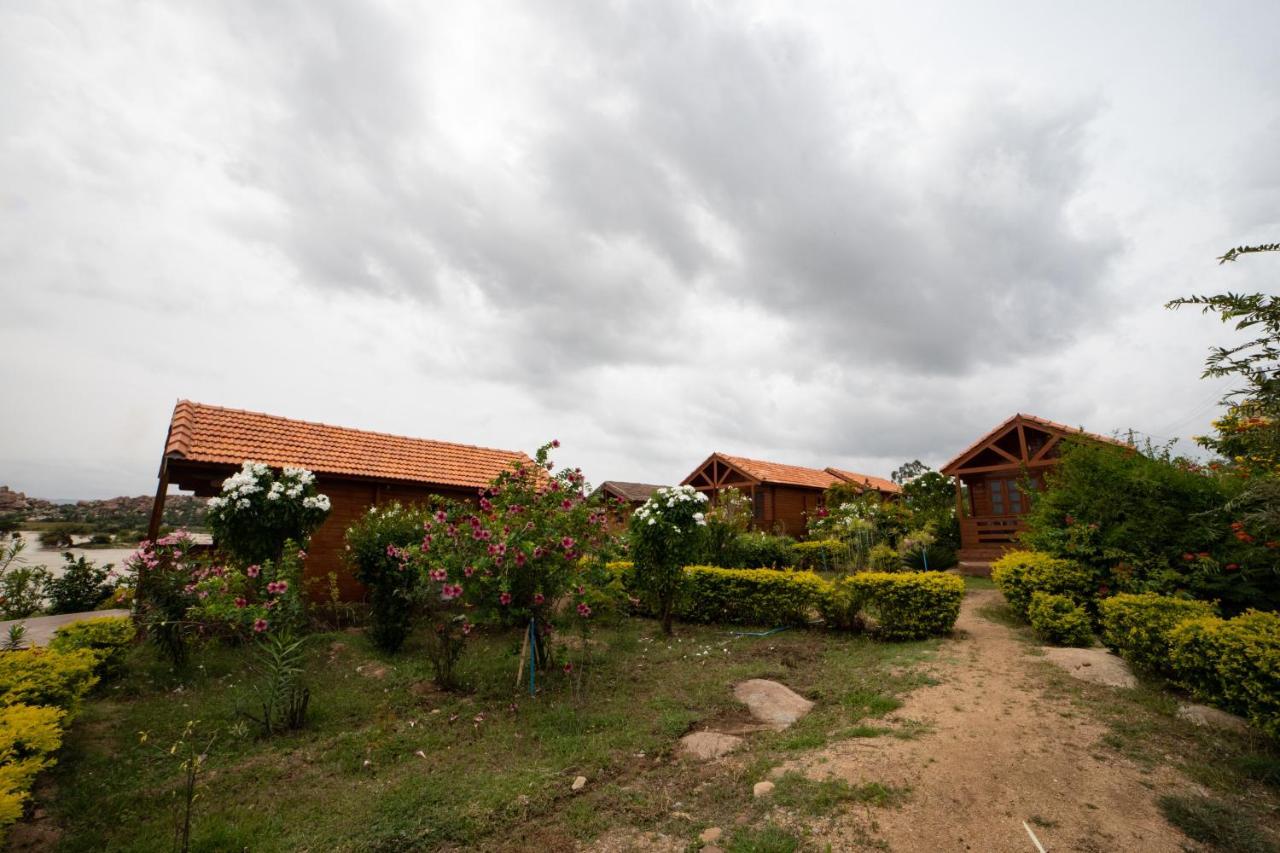 Leo Wodden Resort Hampi Ngoại thất bức ảnh